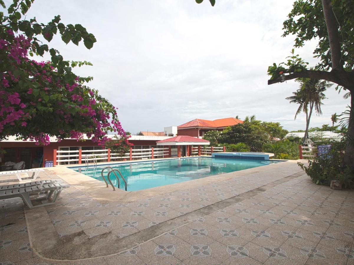 Oyo 853 Malapascua Beach And Dive Resort Bagian luar foto